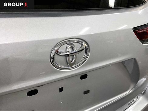 Certified 2025 Toyota Highlander XLE AWD/4WD image 31