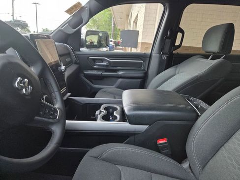 Used 2025 RAM 1500 Big Horn AWD/4WD image 4