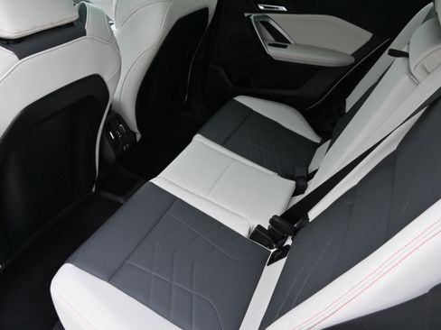 Certified 2025 BMW X2 xDrive28i AWD/4WD image 13