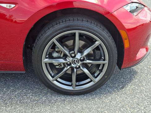 Used 2017 MAZDA MX-5 Miata RF Grand Touring RWD image 8