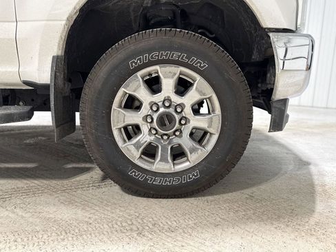 Used 2019 Ford F250 Lariat w/ Chrome Package image 22