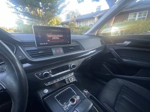 Used 2020 Audi Q5 2.0T Premium Plus w/ Premium Plus Package AWD/4WD image 17