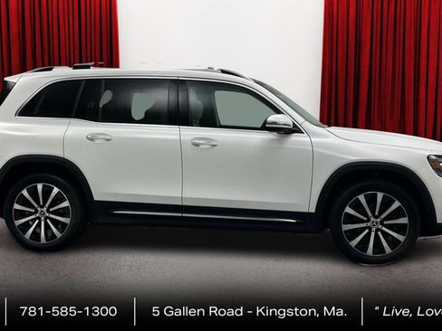 Used 2023 Mercedes-Benz GLB 250 4MATIC w/ Premium Package image 4