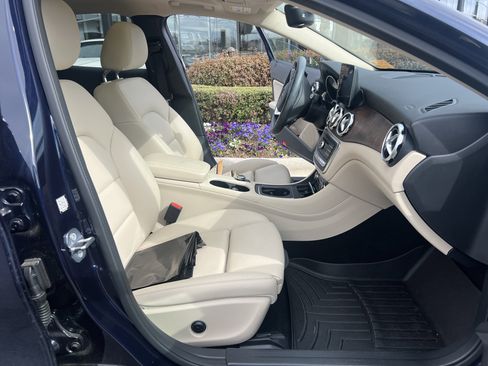 Certified 2019 Mercedes-Benz GLA 250 4MATIC image 35