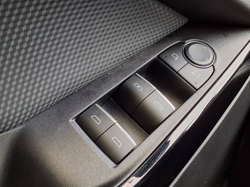 Used 2026 Chevrolet Equinox RS w/ Safety and Technology Package FWD image 19