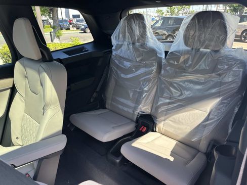 New 2026 Volvo XC90 T8 Plus image 18