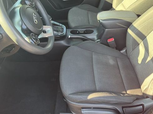 Used 2020 Kia Soul S FWD image 12
