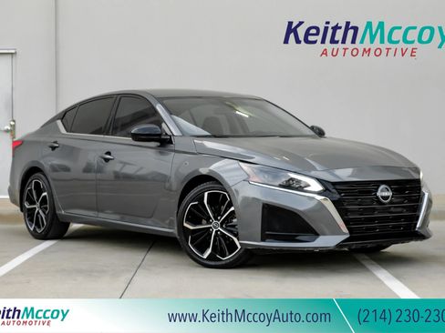 Used 2023 Nissan Altima 2.5 SR image 1