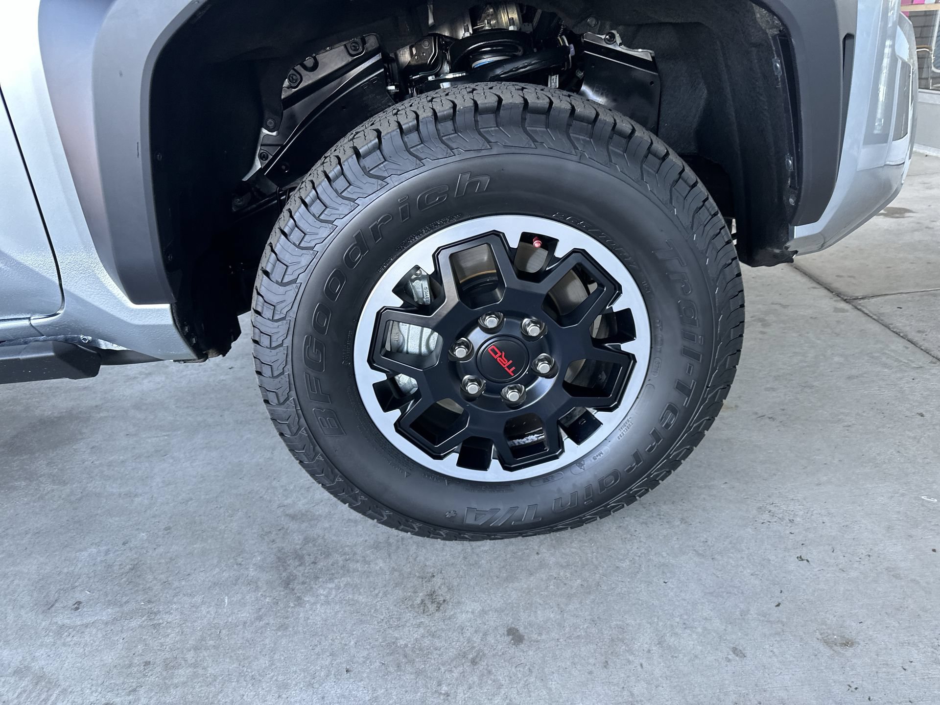 Used 2024 Toyota Tacoma TRD Off-Road AWD/4WD image 28