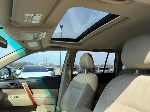 Used 2010 Toyota Highlander Limited image 11