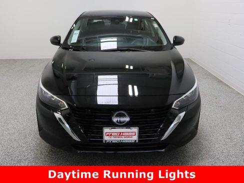 Used 2024 Nissan Sentra SV image 3