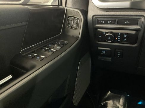 Used 2022 Ford F150 Lariat w/ Equipment Group 502A High AWD/4WD image 18