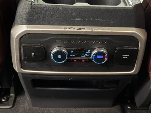 Used 2024 Ford Expedition Limited AWD/4WD image 35
