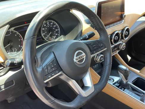 Used 2020 Nissan Sentra SV w/ SV Premium Package FWD image 9