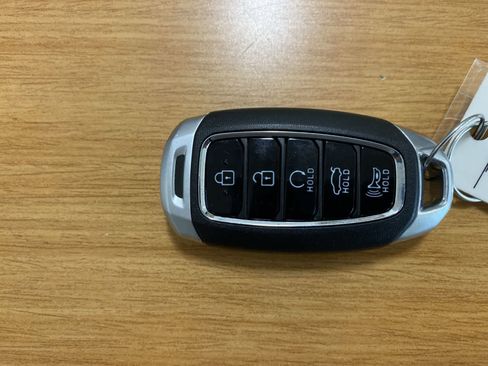 Used 2023 Hyundai Elantra Limited FWD image 34