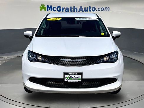 Used 2023 Chrysler Voyager LX FWD image 2