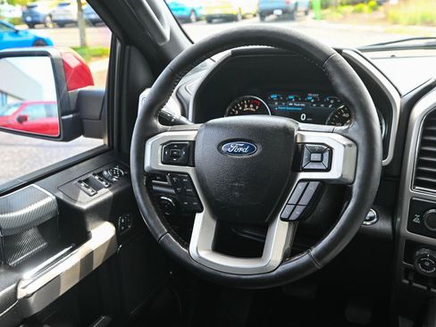 Used 2018 Ford F150 Lariat w/ Equipment Group 502A Luxury AWD/4WD image 31