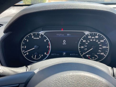 Used 2025 Nissan Altima 2.5 SV image 10