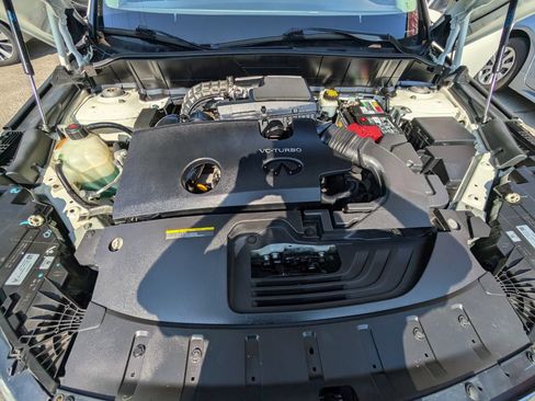 Used 2019 INFINITI QX50 Luxe w/ Navigation Package FWD image 10