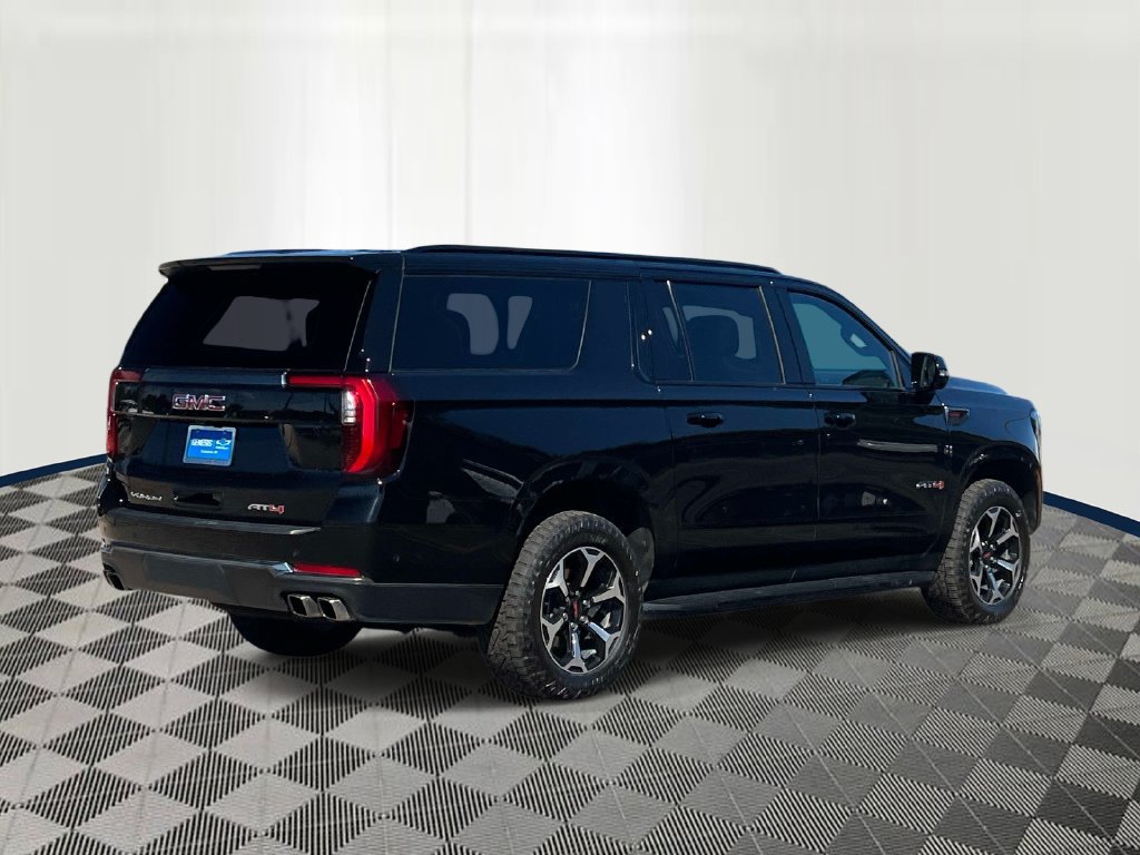 Used 2025 GMC Yukon XL AT4 AWD/4WD image 4