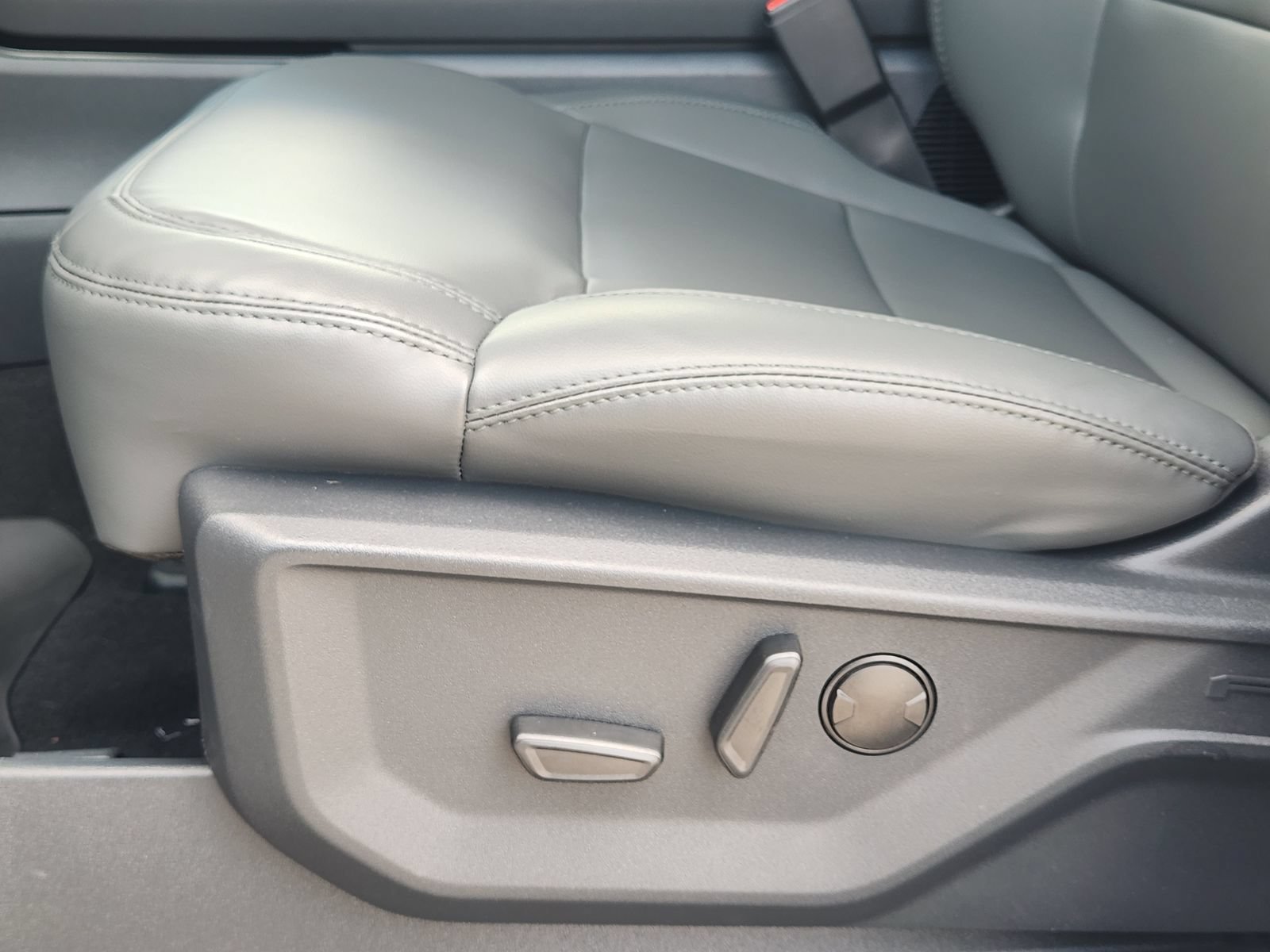 New 2026 Ford Expedition Active RWD image 21