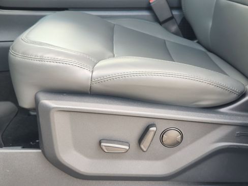 New 2026 Ford Expedition Active RWD image 21
