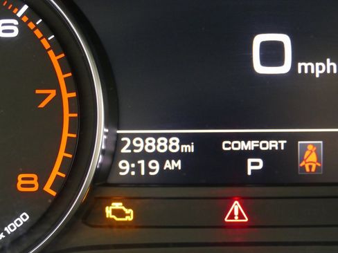 Used 2023 Audi A4 2.0T Premium w/ Convenience Package image 16