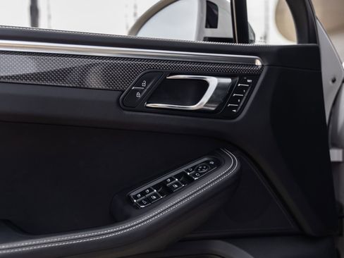 Certified 2024 Porsche Macan GTS AWD/4WD image 22