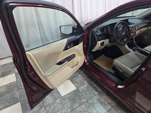 Used 2016 Honda Accord LX image 9