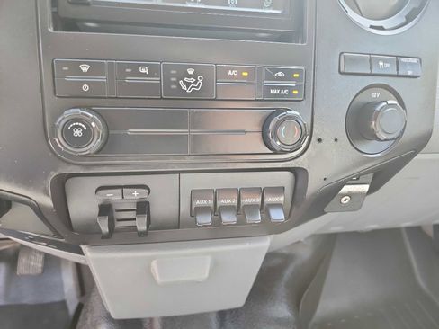 Used 2014 Ford F250 XL w/ Power Equipment Group image 25