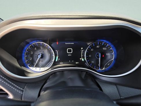 New 2026 Chrysler Pacifica Select FWD image 38