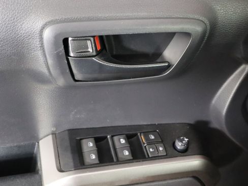 Used 2022 Toyota Tacoma SR5 w/ Technology Package RWD image 20