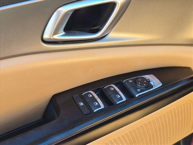 Used 2024 Kia Carnival LX FWD image 11