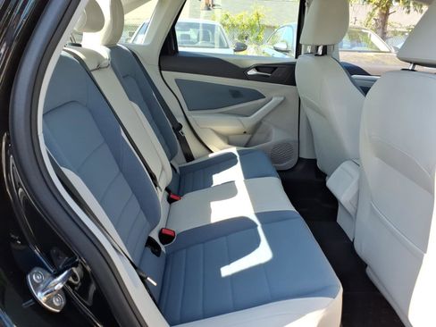 New 2026 Volkswagen Jetta SE FWD image 7
