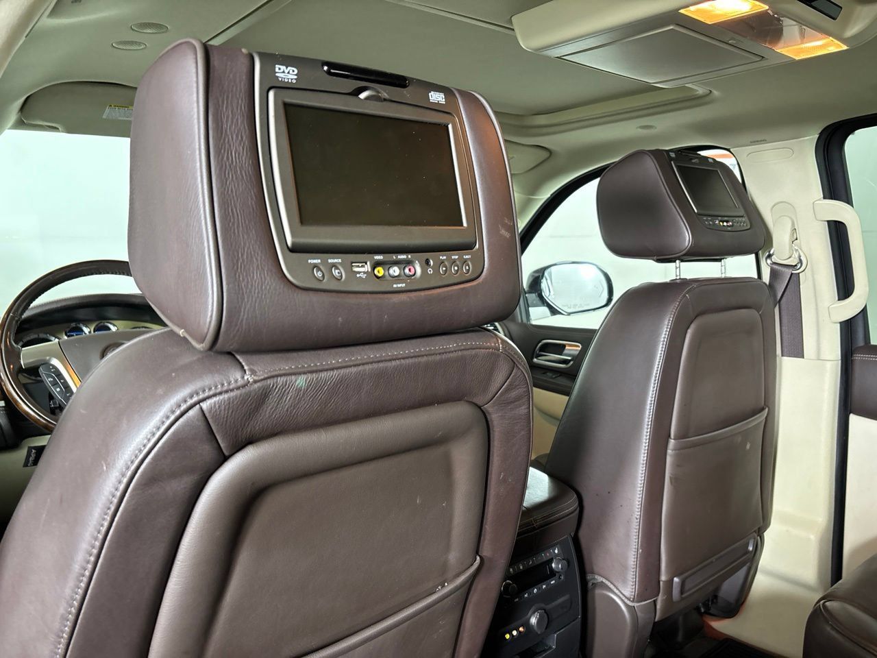 Used 2014 Cadillac Escalade Platinum AWD/4WD image 22