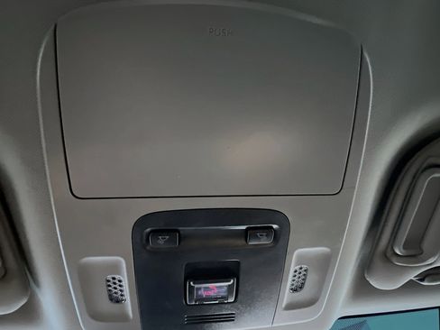 Used 2020 Toyota Camry SE image 22