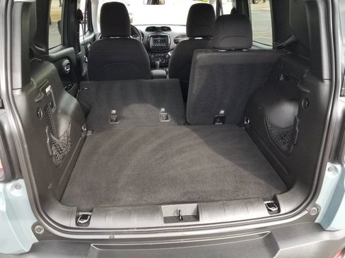 Certified 2018 Jeep Renegade Latitude image 16