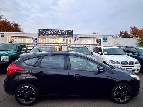 Used 2012 Ford Focus SE FWD image 9