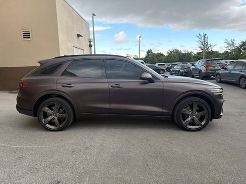 Used 2023 Genesis GV70 3.5T Sport w/ Sport Prestige Package AWD/4WD image 3