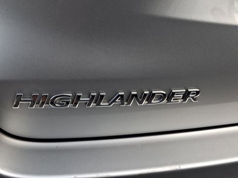 Used 2019 Toyota Highlander SE AWD/4WD image 35