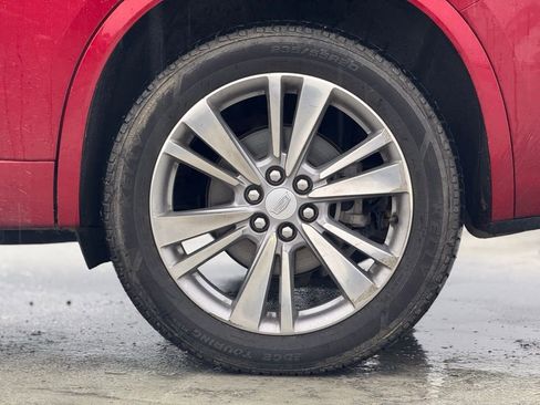 Used 2023 Cadillac XT6 Premium Luxury image 3