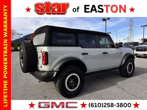 Used 2023 Ford Bronco Badlands image 8