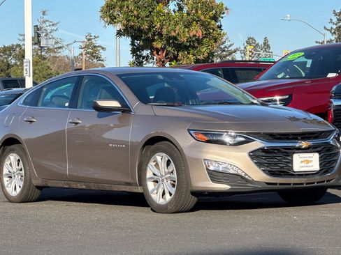 Used 2024 Chevrolet Malibu LT image 2