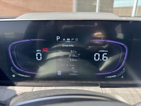 Used 2023 Kia Telluride EX w/ EX Captain's Chair Package image 18