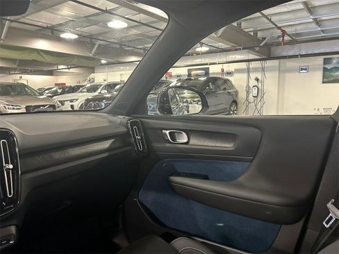 Certified 2023 Volvo XC40 Recharge Plus image 24