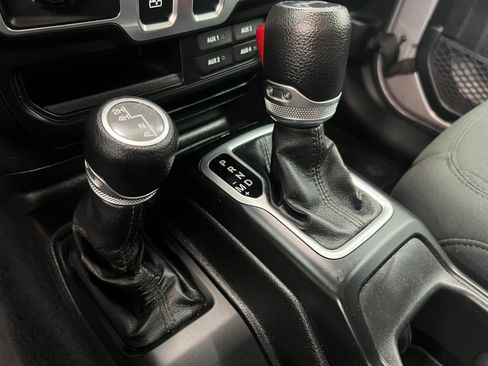 Used 2018 Jeep Wrangler Sport AWD/4WD image 22