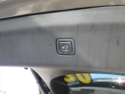 Used 2020 Buick Enclave Essence image 35