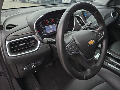 Used 2019 Chevrolet Equinox Premier image 16