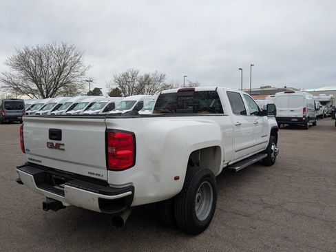 Used 2017 GMC Sierra 3500 Denali w/ Duramax Plus Package image 5