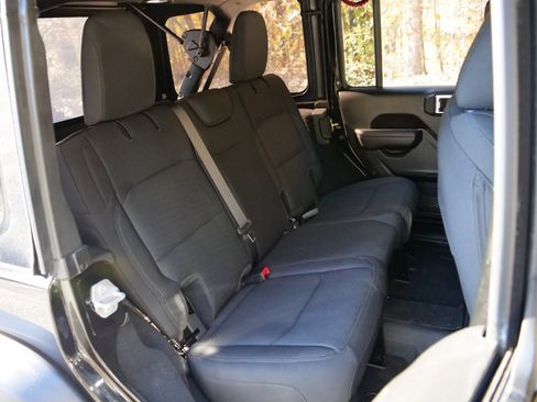 Used 2022 Jeep Wrangler Unlimited Sport image 34